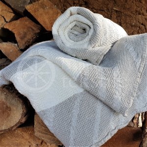 Half-linen bath towel with white stripes